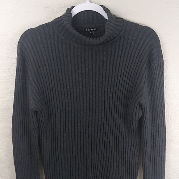 600 West Gray Mock Neck Long Sleeve Pullover Lightweight Cable Knit Sweater - Picture 2 of 8